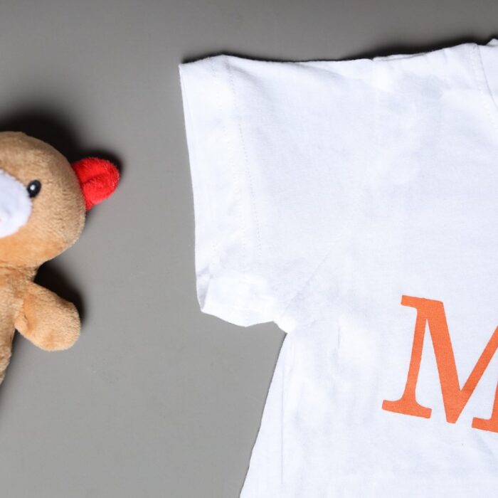 10334731_67dc4b426fe94 طقم قطعتين تيشيرت وشورت للأطفال لون أبيض وكحلي - الصورة 1