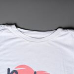 ⁦طقم قطعتين تيشيرت وشورت للأطفال لون أبيض وكحلي⁩ - الصورة ⁦4⁩