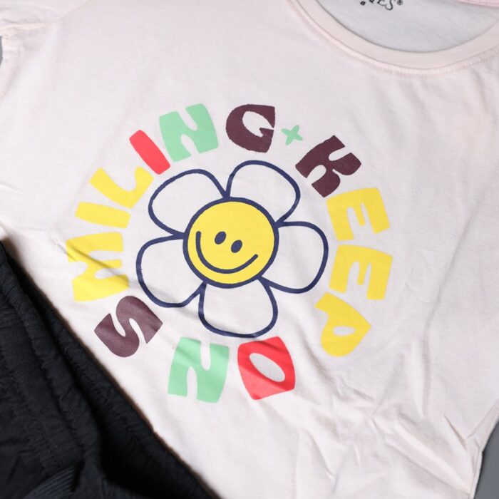 ⁦طقم قطعتين تيشيرت وشورت للأطفال لون زهري بارد وأسود⁩ - الصورة ⁦3⁩