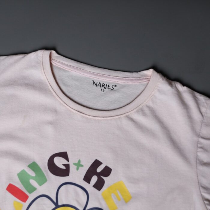 ⁦طقم قطعتين تيشيرت وشورت للأطفال لون زهري فاتح⁩ - الصورة ⁦5⁩