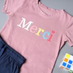 ⁦طقم قطعتين تيشيرت وشورت للأطفال لون نهدي وكحلي⁩ - الصورة ⁦4⁩