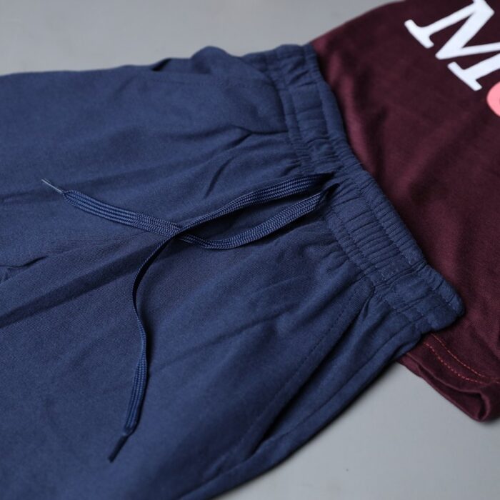 ⁦طقم قطعتين تيشيرت وشورت للأطفال لون خمري وكحلي⁩ - الصورة ⁦3⁩