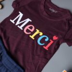 ⁦طقم قطعتين تيشيرت وشورت للأطفال لون خمري وكحلي⁩ - الصورة ⁦4⁩