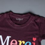 ⁦طقم قطعتين تيشيرت وشورت للأطفال لون خمري وكحلي⁩ - الصورة ⁦5⁩