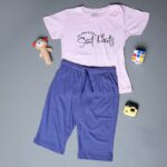 ⁦طقم قطعتين تيشيرت وشورت للأطفال لون زهري وكحلي⁩ - الصورة ⁦2⁩