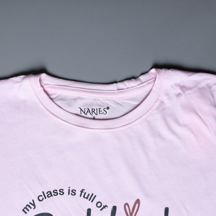 ⁦طقم قطعتين تيشيرت وشورت للأطفال لون زهري وكحلي⁩ - الصورة ⁦5⁩