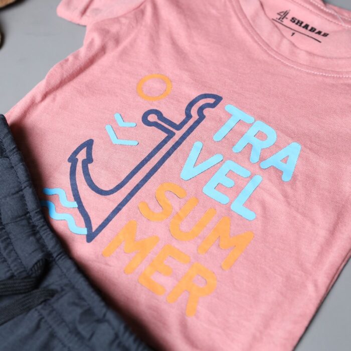 ⁦طقم قطعتين تيشيرت وشورت للأطفال لون نهدي وأسود⁩ - الصورة ⁦4⁩