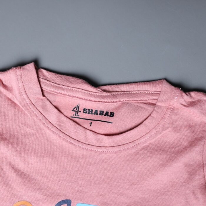 ⁦طقم قطعتين تيشيرت وشورت للأطفال لون نهدي وأسود⁩ - الصورة ⁦5⁩