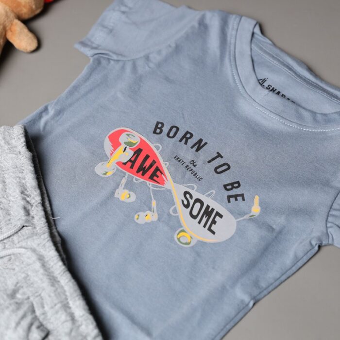 ⁦طقم قطعتين تيشيرت وشورت للأطفال لون بترولي ورمادي⁩ - الصورة ⁦4⁩