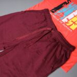 ⁦طقم قطعتين تيشيرت وشورت للأطفال لون برتقالي وخمري⁩ - الصورة ⁦3⁩