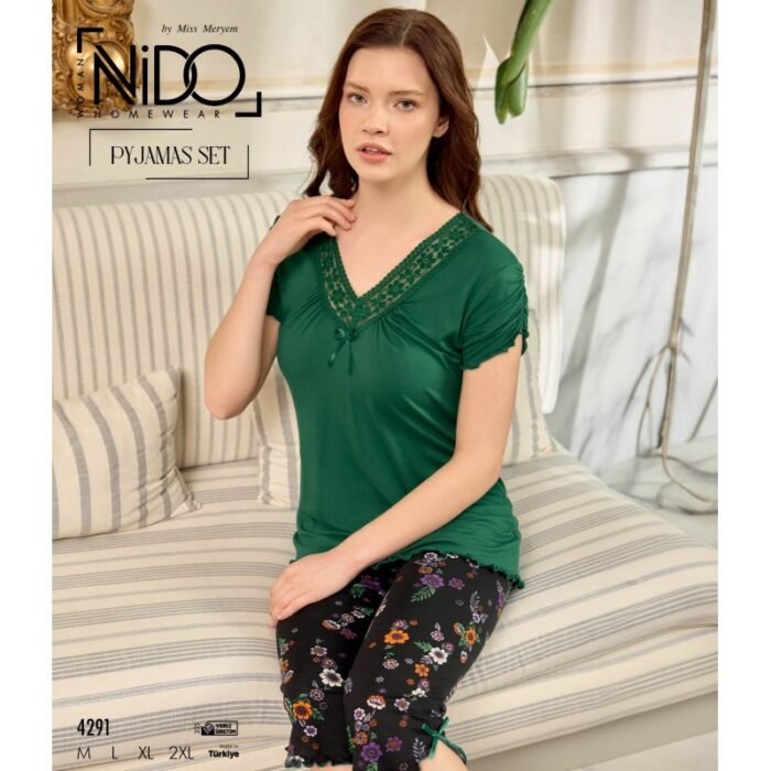 10334814_67dc4c832d879 طقم بيجامة بيتية تيشيرت و برمودا أخضر - الصورة 1