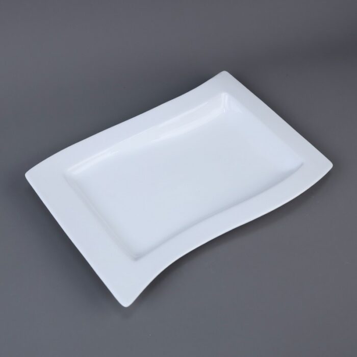 10334851_67dc4cc6c1816 صحن بورسلان بتصميم شبه مستطيل حجم 33×21 سم لون أبيض - الصورة 1