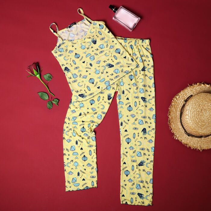 ⁦بجامة صيفية للنساء لون أصفر بتصميم رسومات⁩ - الصورة ⁦2⁩