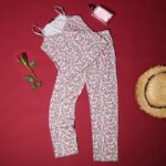 ⁦بجامة صيفية للنساء لون بيج وأخضر بتصميم زخارف⁩ - الصورة ⁦2⁩