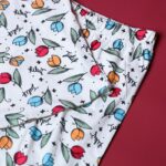 ⁦بجامة صيفية للنساء لون أبيض مورد⁩ - الصورة ⁦3⁩