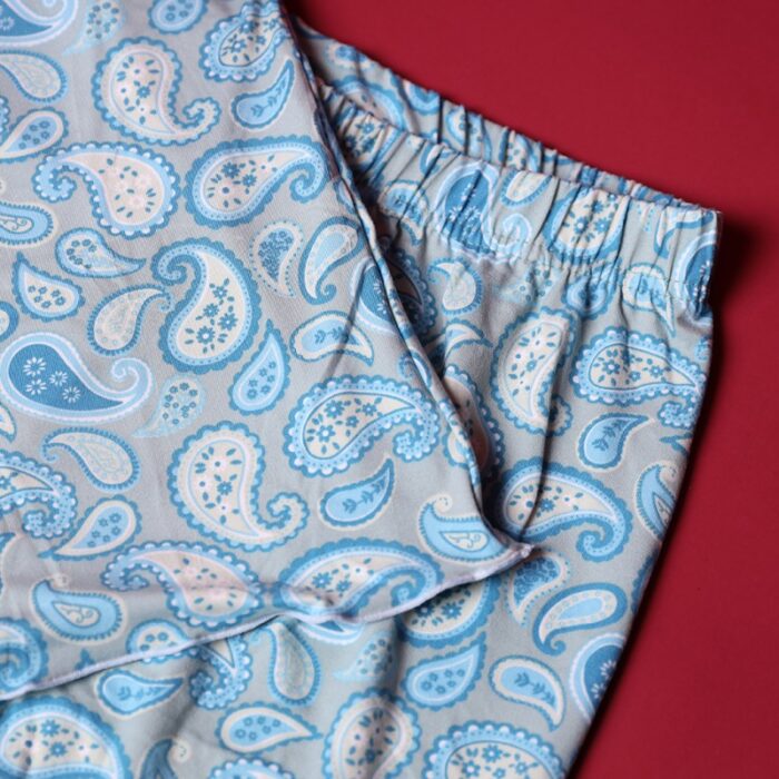 ⁦بجامة صيفية للنساء لون أزرق بتصميم زخارف⁩ - الصورة ⁦3⁩