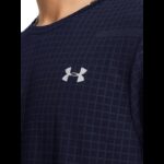 ⁦Under Armour Men's Seamless Grid Short Sleeve T-Shirt - تيشيرت أندر آرمر سيملس جريد بأكمام قصيرة للرجال لون كحلي⁩ - الصورة ⁦3⁩