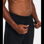 ⁦شورت اندر ارمور لانش 7 للرجال لون اسود-Under Armour Men's UA Launch 7" Shorts⁩ - الصورة ⁦4⁩