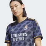⁦تيشيرت اديداس سوكر ريال مدريد 23/24 للرجال لون ازرق-adidas Men's Soccer Real Madrid 23/24 Away Jersey⁩ - الصورة ⁦6⁩