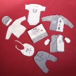 ⁦طقم للأطفال حديثي الولادة 10 قطع لون سكني وأبيض⁩ - الصورة ⁦3⁩