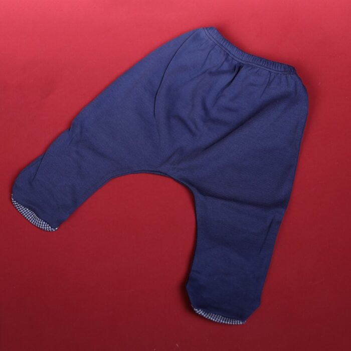 ⁦طقم للأطفال حديثي الولادة 10 قطع لون كحلي و أبيض⁩ - الصورة ⁦4⁩