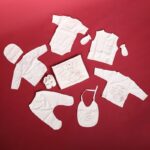 ⁦طقم للأطفال حديثي الولادة 10 قطع لون أوف وايت وبيج⁩ - الصورة ⁦2⁩