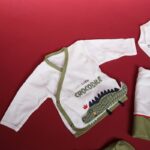 ⁦طقم للأطفال حديثي الولادة 10 قطع لون أبيض وأخضر⁩ - الصورة ⁦7⁩