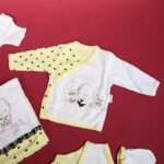 ⁦طقم للأطفال حديثي الولادة 10 قطع لون أصفر⁩ - الصورة ⁦6⁩