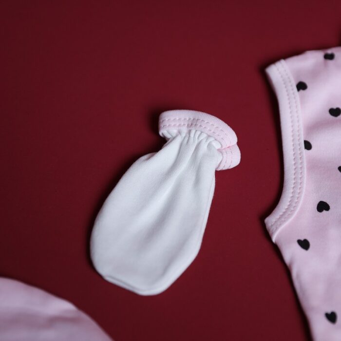 ⁦طقم للأطفال حديثي الولادة 10 قطع لون زهري و أبيض⁩ - الصورة ⁦6⁩