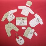 ⁦طقم للأطفال حديثي الولادة 10 قطع لون أخضر و أبيض⁩ - الصورة ⁦3⁩