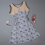 ⁦فستان بيتي للنساء طويل لون بني وأبيض وأسود⁩ - الصورة ⁦2⁩