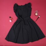 فستان حفر للنساء لون أسود مع رباط