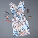 فستان حفر للنساء لون أبيض وأزرق