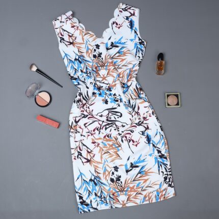 فستان حفر للنساء لون أبيض وأزرق