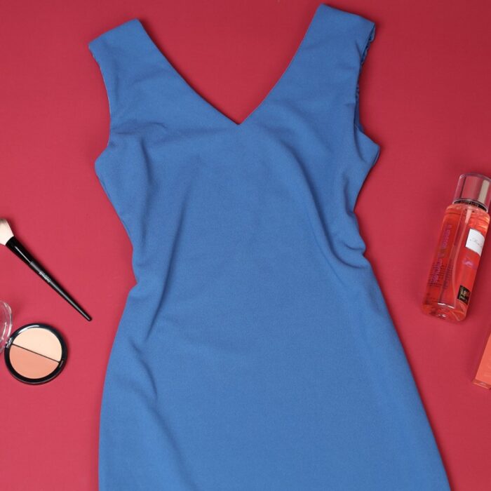 ⁦فستان حفر للنساء لون أزرق سادة⁩ - الصورة ⁦4⁩