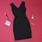 ⁦فستان حفر للنساء لون أسود سادة⁩ - الصورة ⁦2⁩