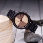 ساعة يد خشب للرجال لون بني محروق من Bobobird