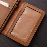 ⁦محفظة جلد طبيعي للرجال لون عسلي⁩ - الصورة ⁦5⁩