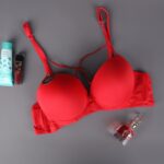 ⁦صدرية مبطنة للنساء لون أحمر⁩ - الصورة ⁦3⁩