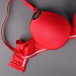 ⁦صدرية مبطنة للنساء لون أحمر⁩ - الصورة ⁦5⁩