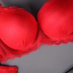 ⁦صدرية مبطنة للنساء لون أحمر⁩ - الصورة ⁦5⁩