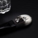 ⁦حلق فضي حجر أبيض⁩ - الصورة ⁦2⁩