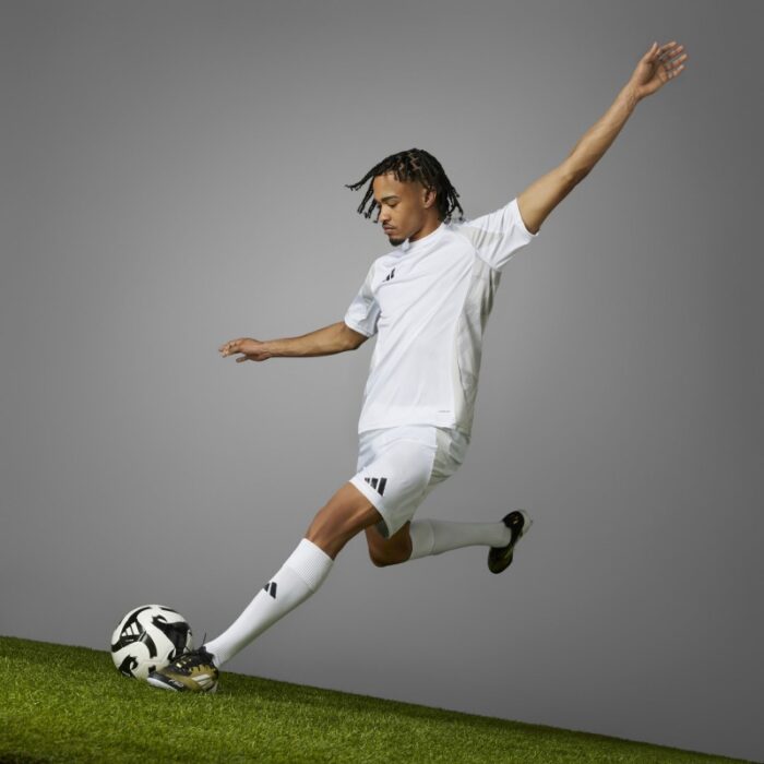 ⁦adidas Unisex' F50 League Messi Firm/Multi-Ground Soccer Cleats Boots - Gold - حذاء اديداس اف 50 ليجا ميسي فيرم ملتي جراوند للجنسين لون ذهبي وابيض⁩ - الصورة ⁦28⁩