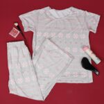 ⁦بجامة ستاتي بنقشه مكونه من قطعتين بنطلون وتيشيرت قطني لون فستقي ومشمشي⁩ - الصورة ⁦6⁩