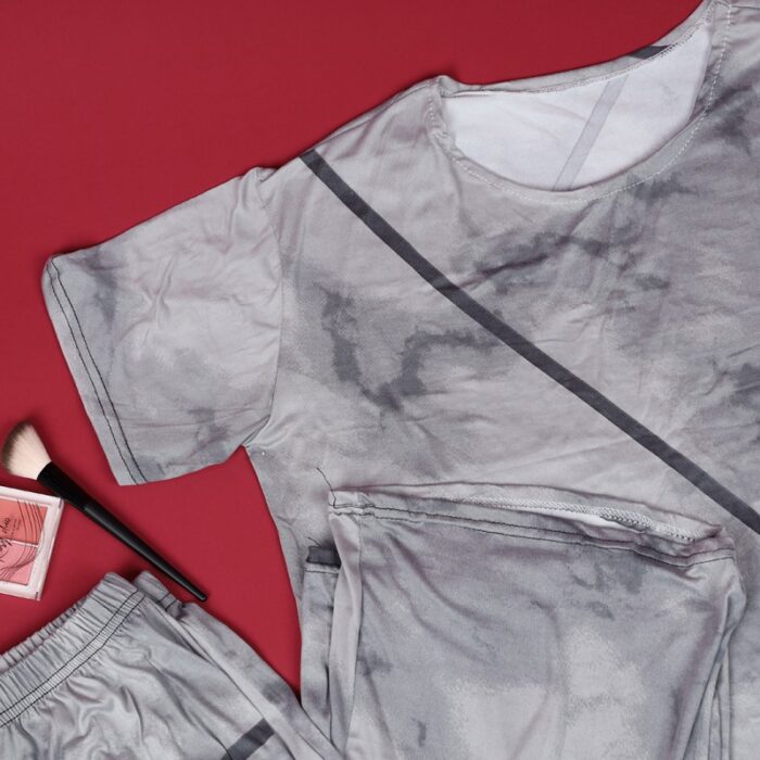 10335886_67dc54478efcb بجامة ستاتي مكونه من قطعتين بنطلون وتيشيرت قطني لون سكني - الصورة 1