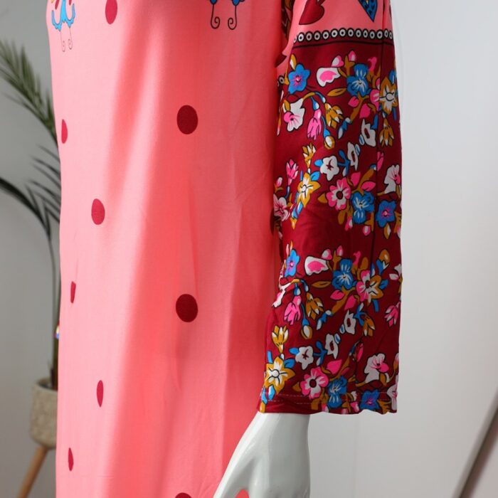 ⁦قميص بيتي للنساء كم طويل لون زهري⁩ - الصورة ⁦5⁩