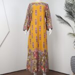 ⁦قميص بيتي للنساء كم طويل لون كموني بتصميم زخارف⁩ - الصورة ⁦4⁩