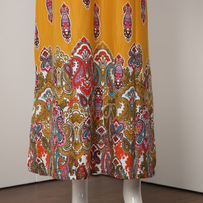 ⁦قميص بيتي للنساء كم طويل لون كموني بتصميم زخارف⁩ - الصورة ⁦5⁩