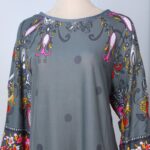 ⁦قميص بيتي للنساء كم طويل لون سكني غامق⁩ - الصورة ⁦6⁩