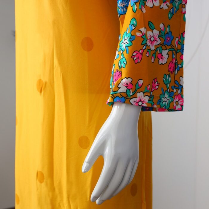 ⁦قميص بيتي للنساء كم طويل لون أصفر⁩ - الصورة ⁦6⁩